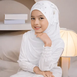 Kids Makna Hijab Large Size CHI Fabric with 3 Flower - Off White